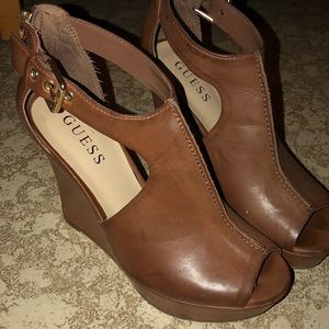 Guess wedges